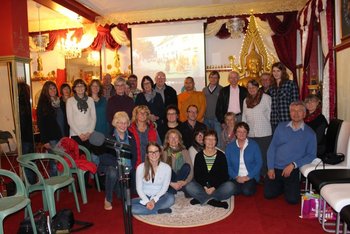 Religionen der Welt in Maxdorf Christen zu Besuch in einem buddhistischen Tempel